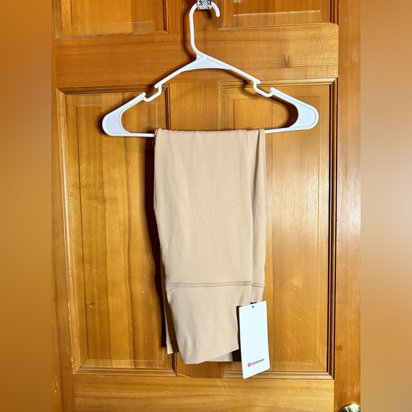NWT Lululemon Align High Rise - 25” size 8, in Contour - Picture 3 of 3